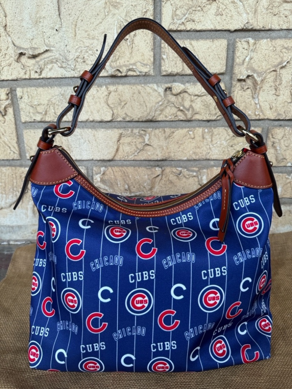 Dooney & Bourke Chicago Cubs Game Day Hobo Bag Large Erica NWT Limited Sold Out - Picture 13 of 14